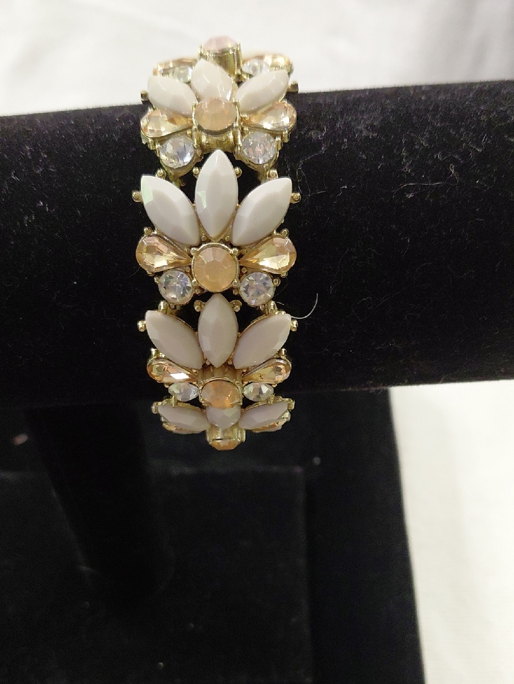 Gold-Tone White Floral Crystal Stretch Bracelet